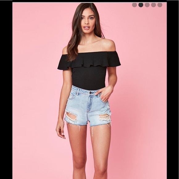 Kendall and Kylie off the shoulder top - Picture 4 of 5